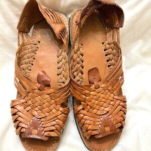 Huarache sandals / unisex / men’s size 10 / women’s size 11